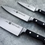 Qué tipo de cuchillo es recomendable para cortar materiales en miniaturas